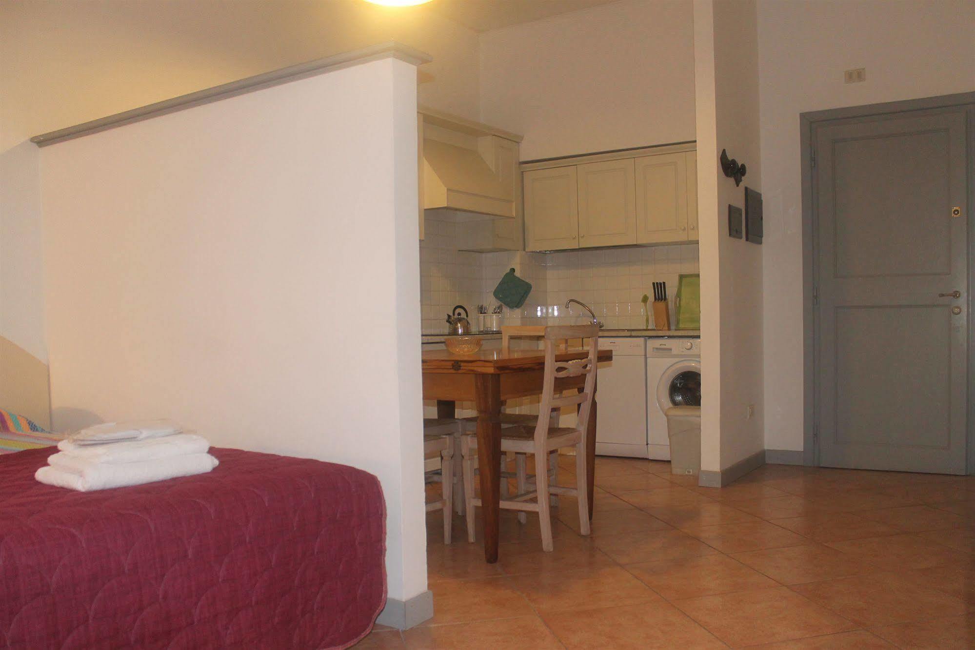 Via Roma Suites Флоренция Экстерьер фото