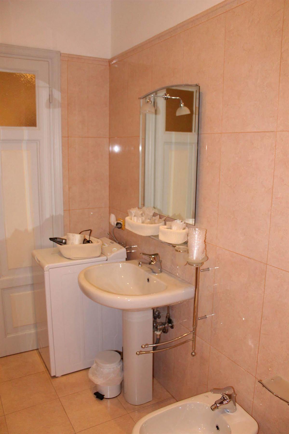Via Roma Suites Флоренция Экстерьер фото