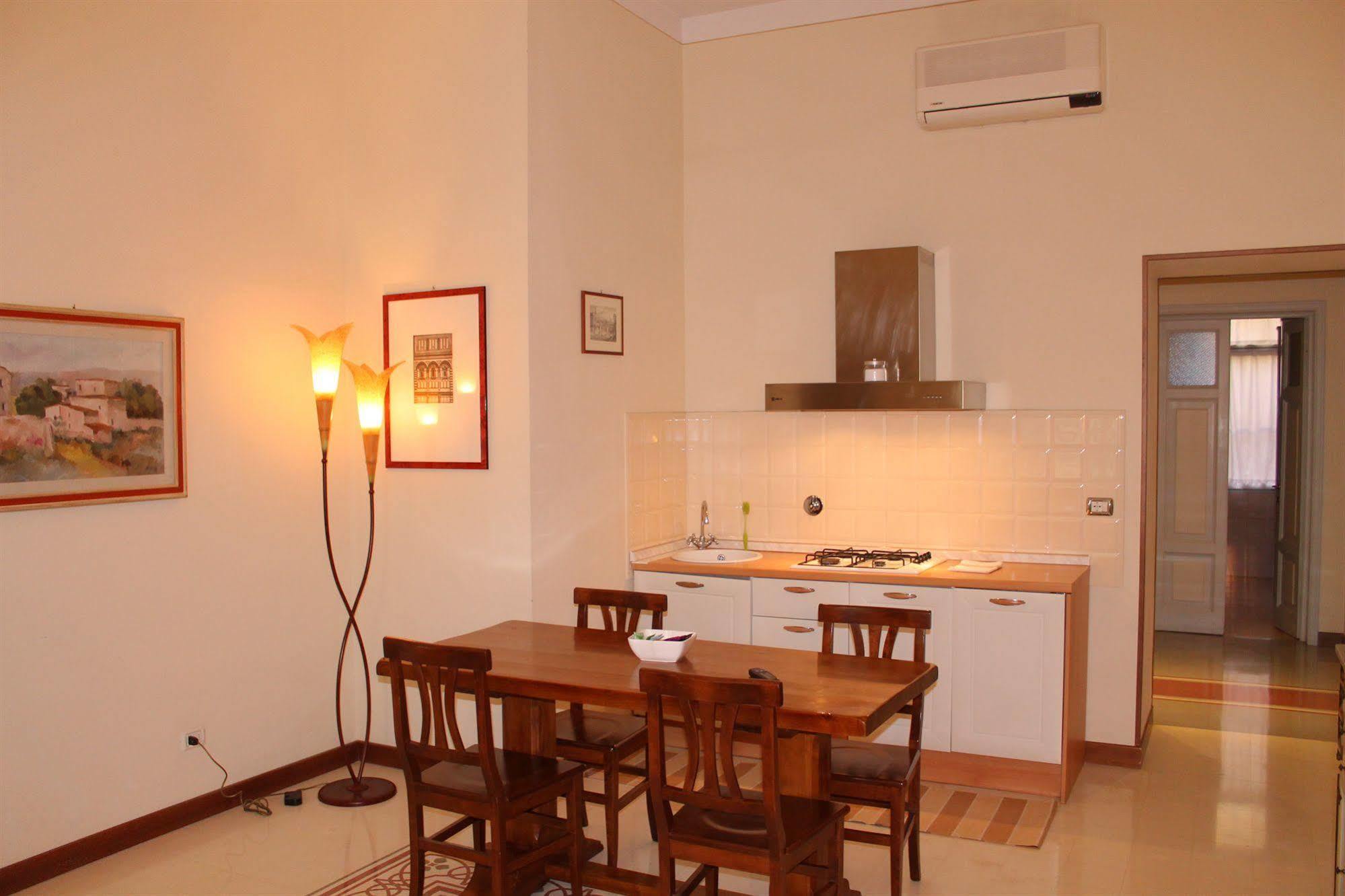 Via Roma Suites Флоренция Экстерьер фото